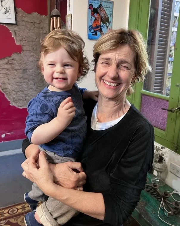 Silvia, feliz, con Faustino