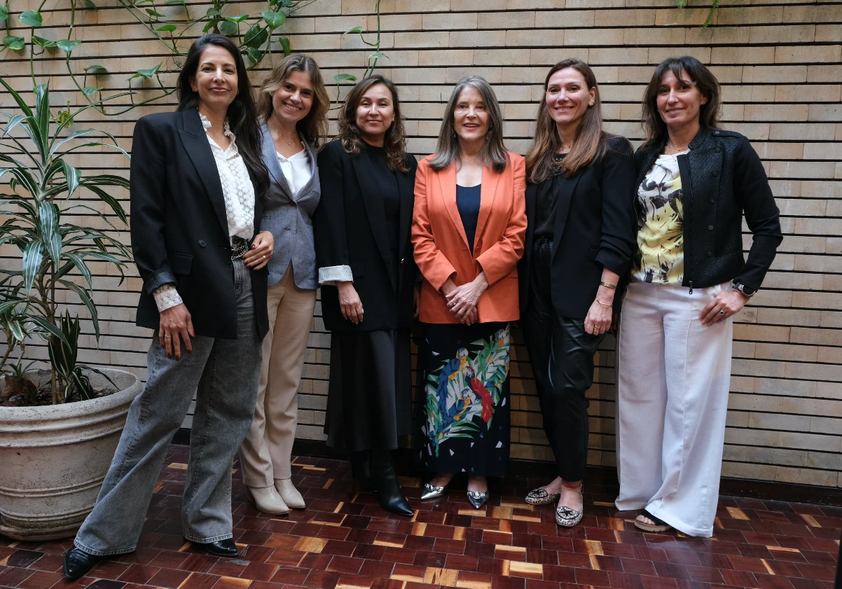 Natalia González Amato, creadora de la organización Cada Una, Cecilia Bauzá, ex DirCom P&G y mentora empresarial, Andrea Peña Niño, CEO de United Airlines Argentina y Co Chair de WCD Women Corporate Directors (Argentina), Denise Cancia