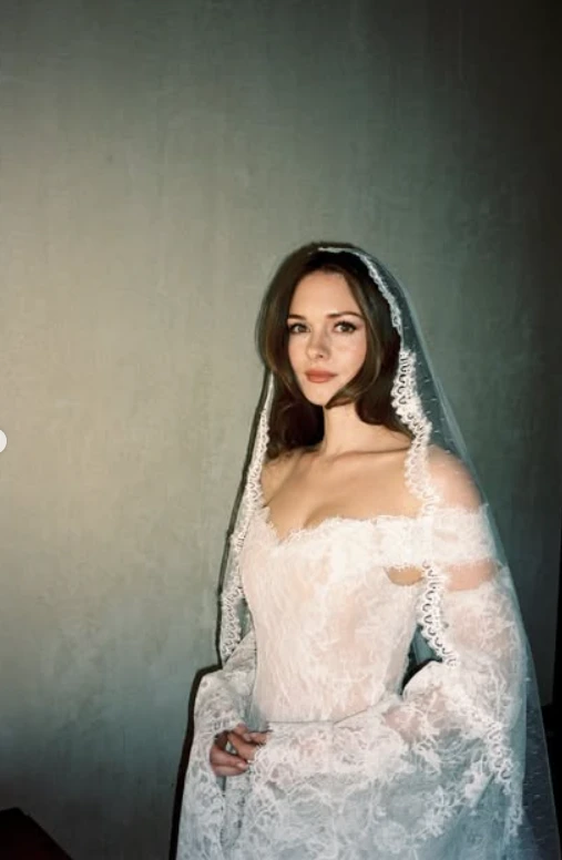 Stella Banderas y Alex Gruszynski se casaron el 18 de Octubre en España.