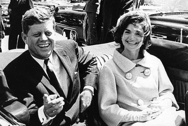 John F Kennedy y su esposa Jacqueline Kennedy, el día que el presidente de EEUU fue asesinado