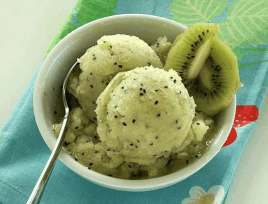 Cómo hacer helado de kiwi con solo dos ingredientes