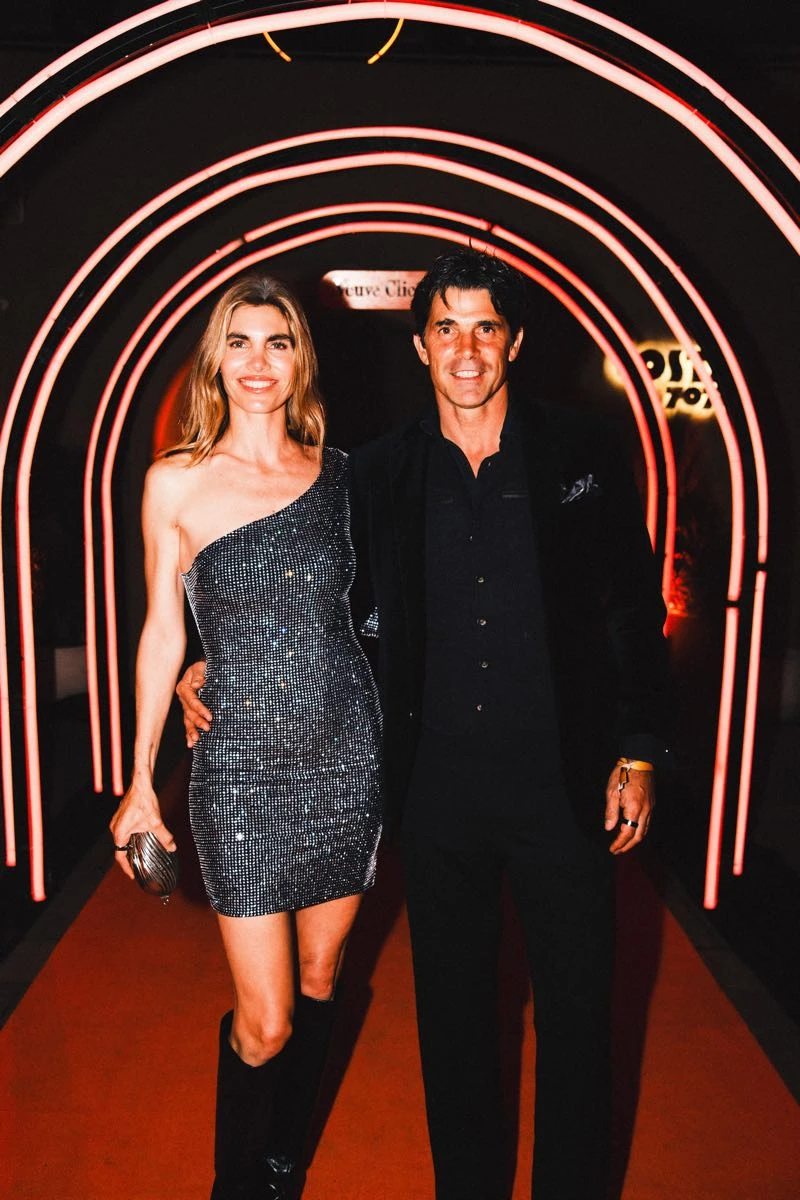Delfina Blaquier y Nacho Figueras celebrando Yelloween en COSTA7070