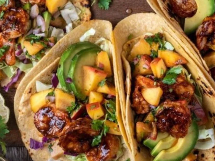 Cómo hacer los tacos mexicanos: una receta con pescado, salsa de mango y lima