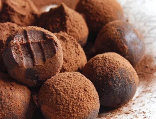 Cómo hacer trufas de chocolate y ron: receta fácil y con pocos ingredientes