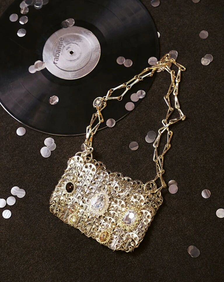 Rabanne présente sa campagne Resort 2026 « Let’s Dance »