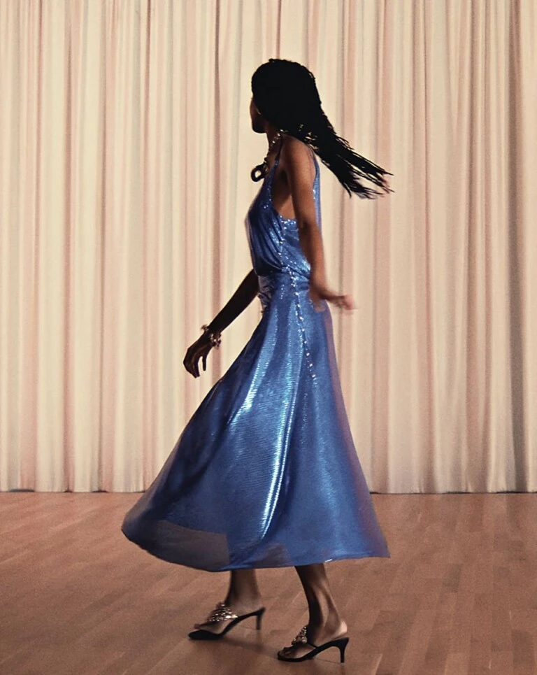 Rabanne présente sa campagne Resort 2026 « Let’s Dance »