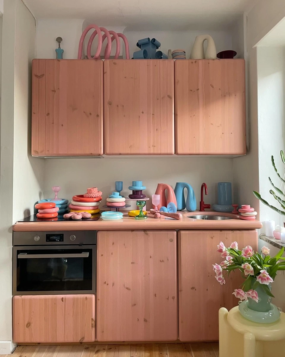 La "exhibición" de entrecasa de los objetos Westman en su propio mini depto en Estocolmo. 