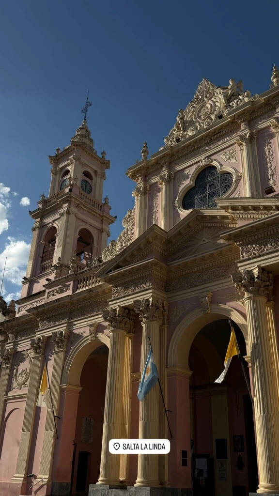Wanda aprovechó para visitar la Catedral de Salta