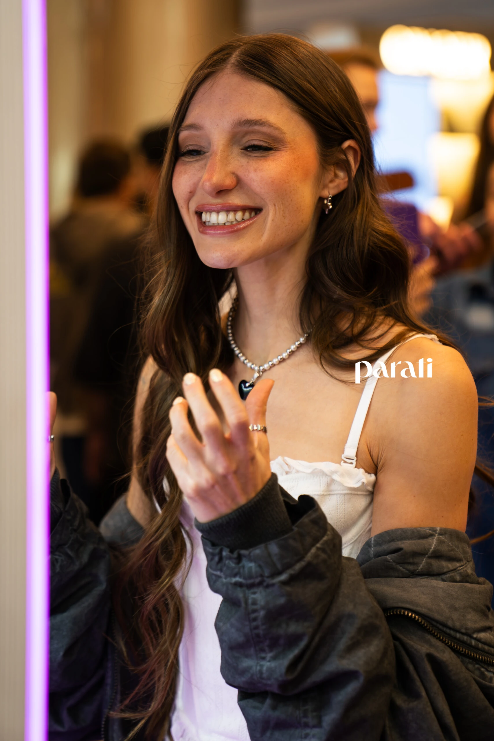 Yami Safdie participó de la activación en 47 street y también fue parte de su pasada en el desfile.