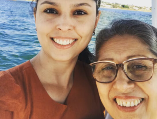 "Yo hice todo lo posible": la desesperación de la hija de la turista brasilera que murió tras ser atacada en Avenida Corrientes