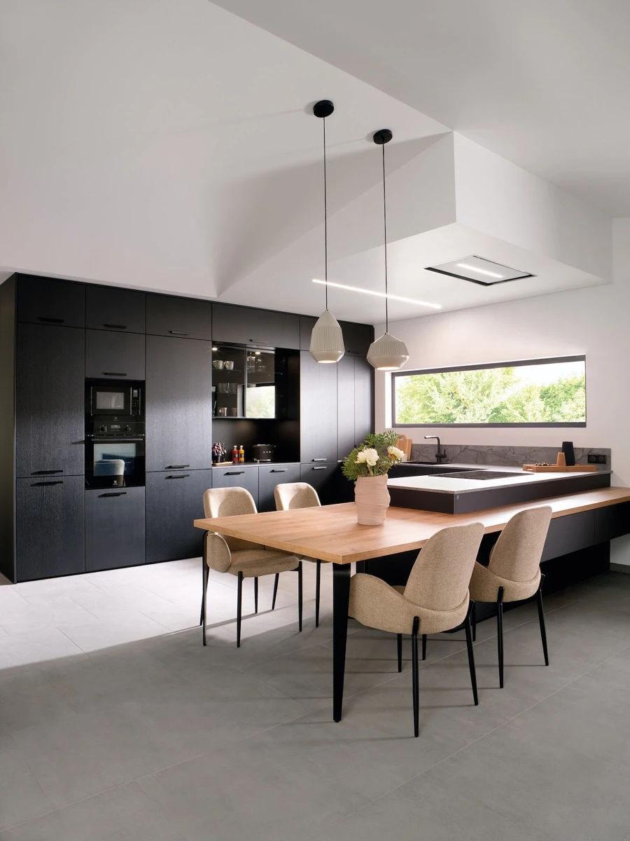 Esta nueva tipología combina superficie de trabajo y área de comedor