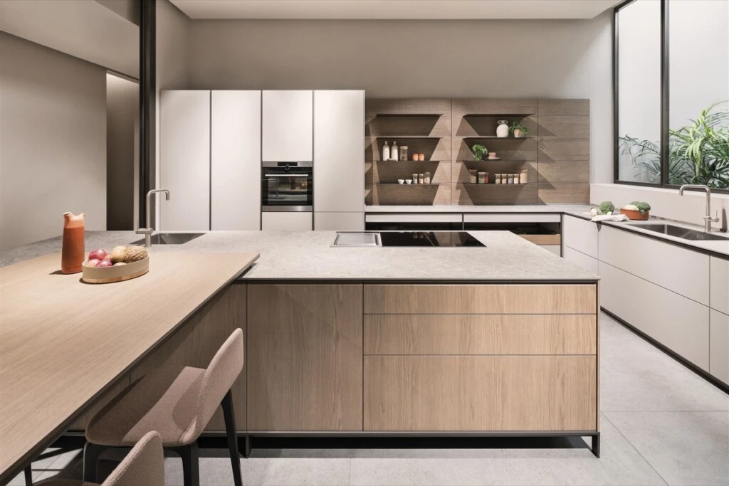 La península con mesa integrada es la nueva tendencia de las cocinas 2026.