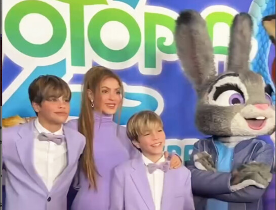 Shakira y sus hijos, Milan y Sasha, brillaron con looks coordinados en la premiere de Zootopia 2