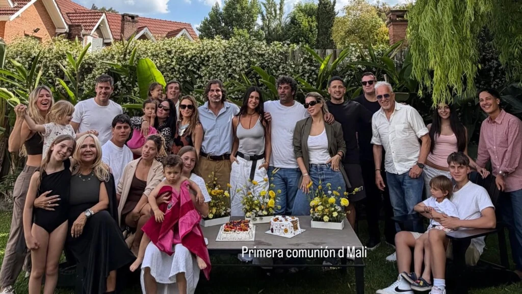 Malaika junto a su familia. Foto: IG.