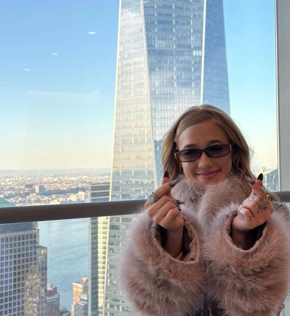 El look de Ángela Torres. Foto: IG