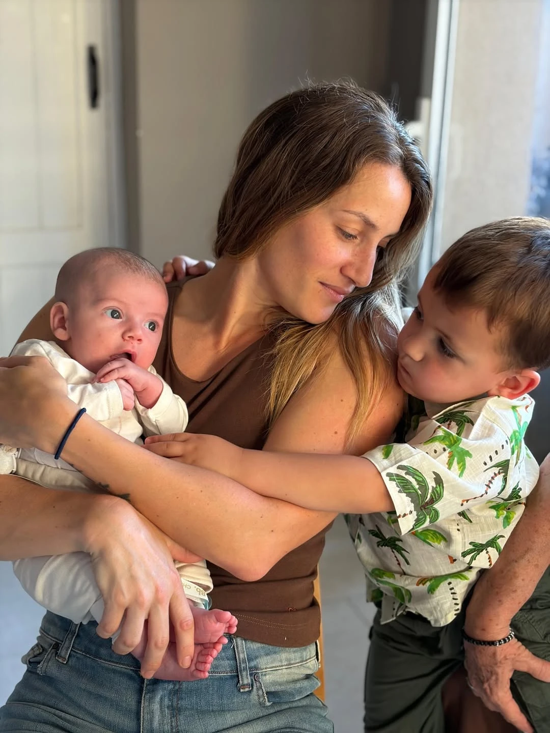 Mica Viciconte junto a Luca y Berni. Fotos: IG.