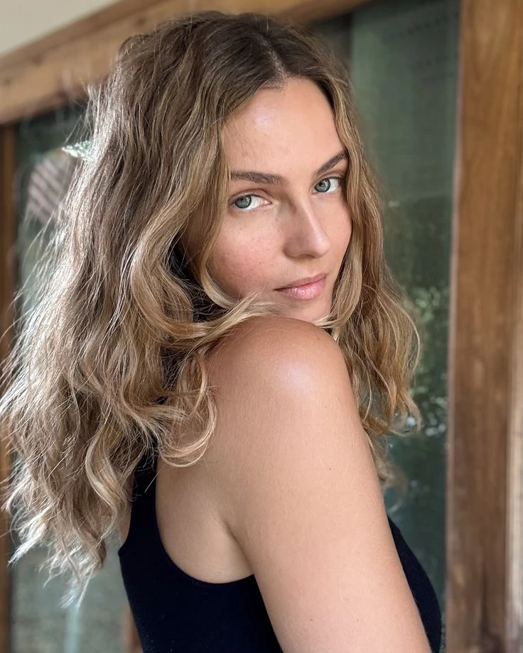 2 estilos y 2 peinados que marcan tendencia para 2026