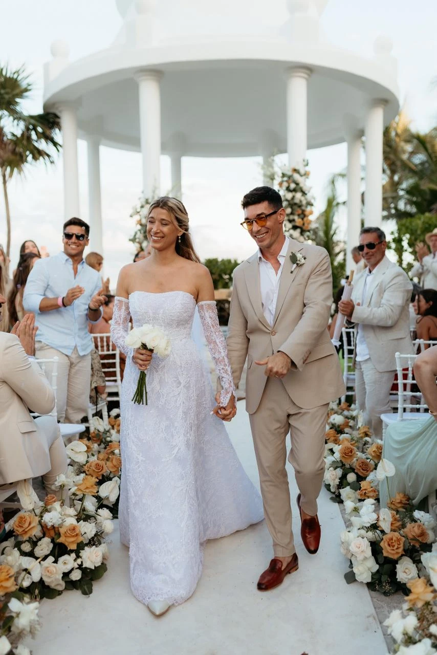 Agustín Neglia y Mariana Rojas tuvieron su increíble fiesta de boda en México. 