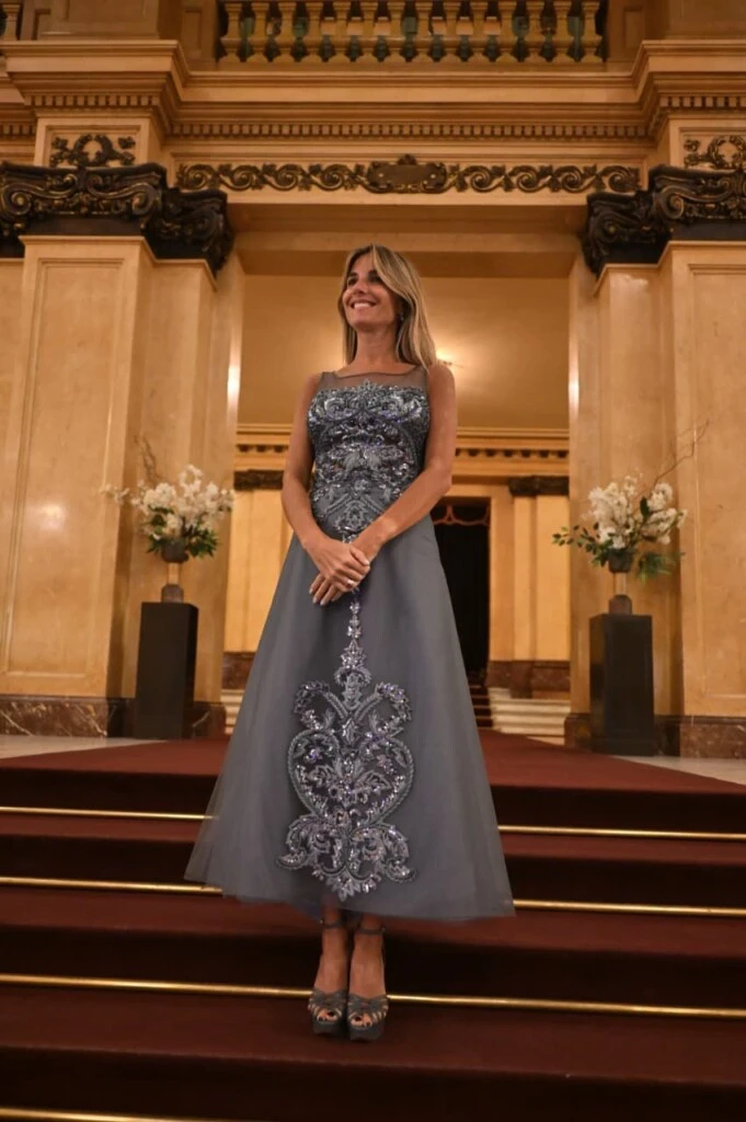 María Belén Ludueña lució un vestido de Gabriel Lage Collection. Foto: 