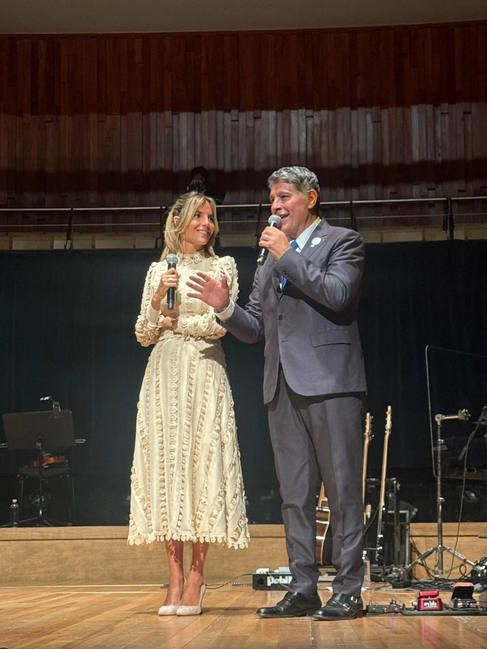 María Belén Ludueña deslumbró con un look súper romántico