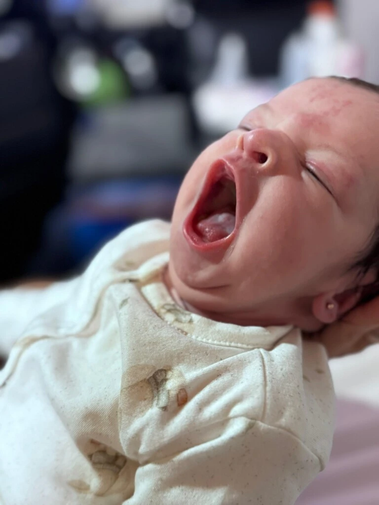 La feliz familia de Melina y Javier, flamantes abuelos de Pili