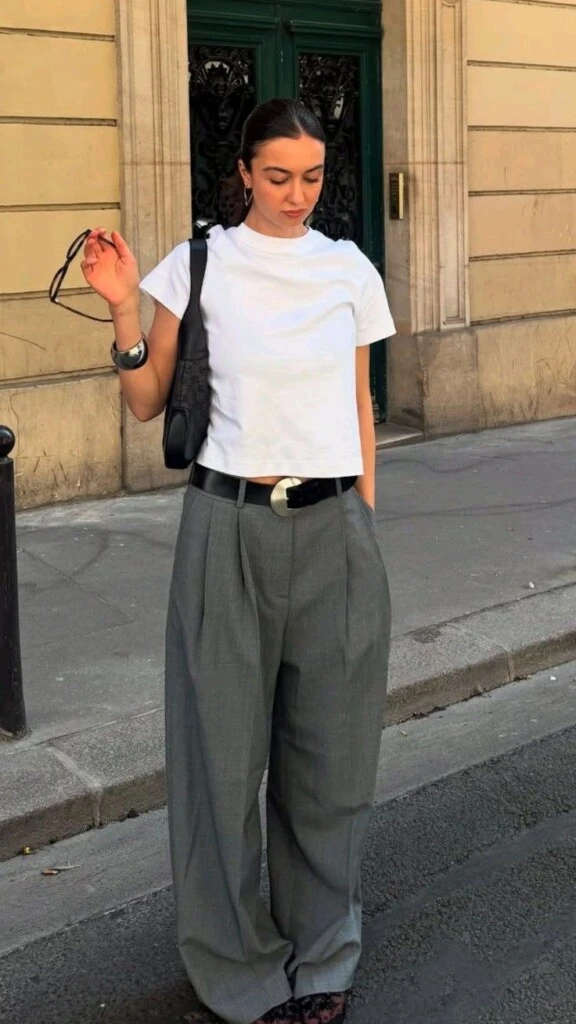 Pantalón sastrero + top simple es un clásico que siempre viene bien.