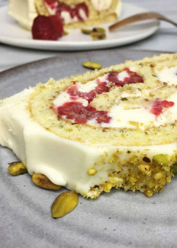 Pionono de frutillas y pistacho. Foto: Pinterest