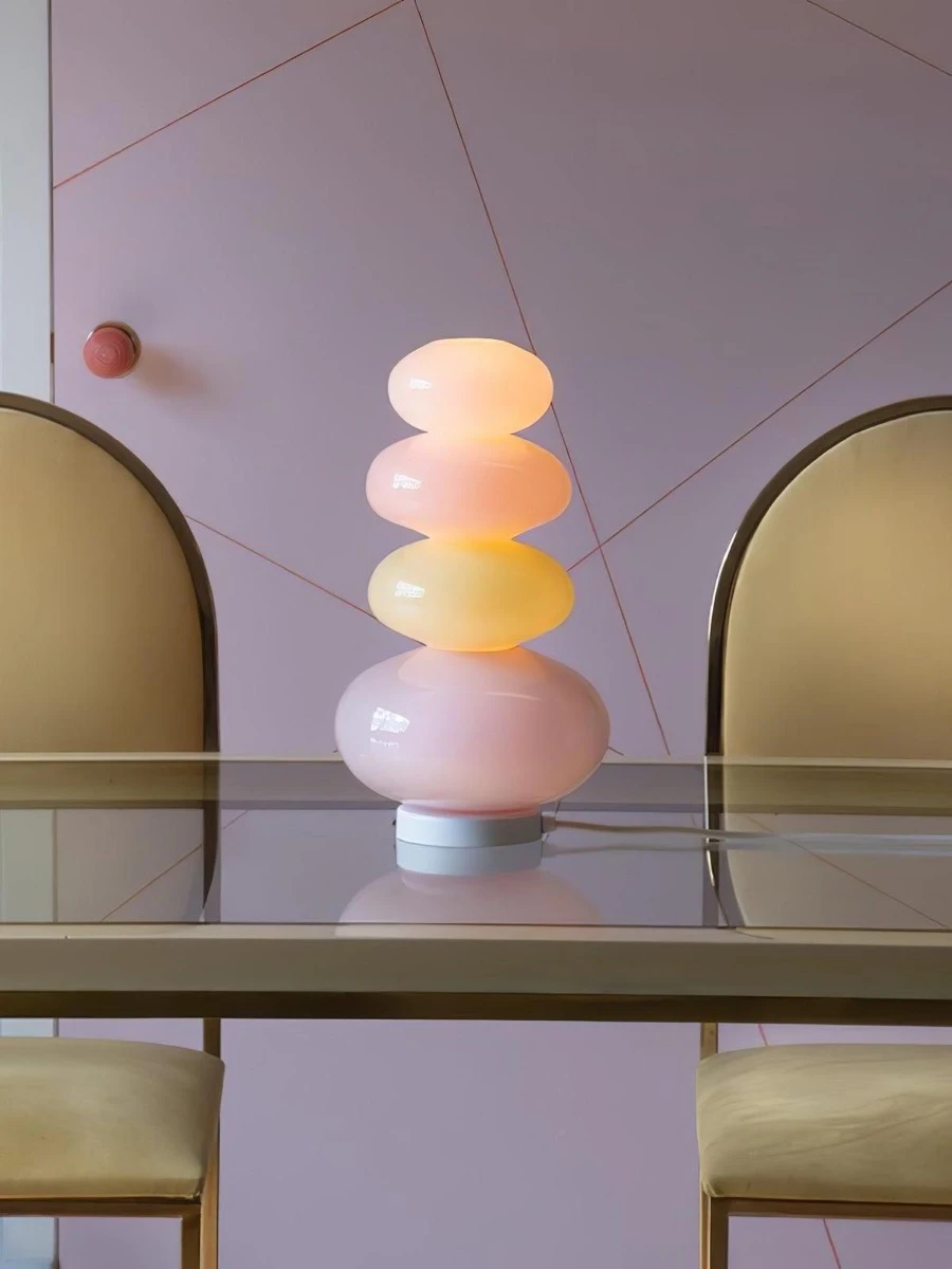 Lámparas que parecen gelatinas luminosas y con efecto plástico, translúcido o elástico.  