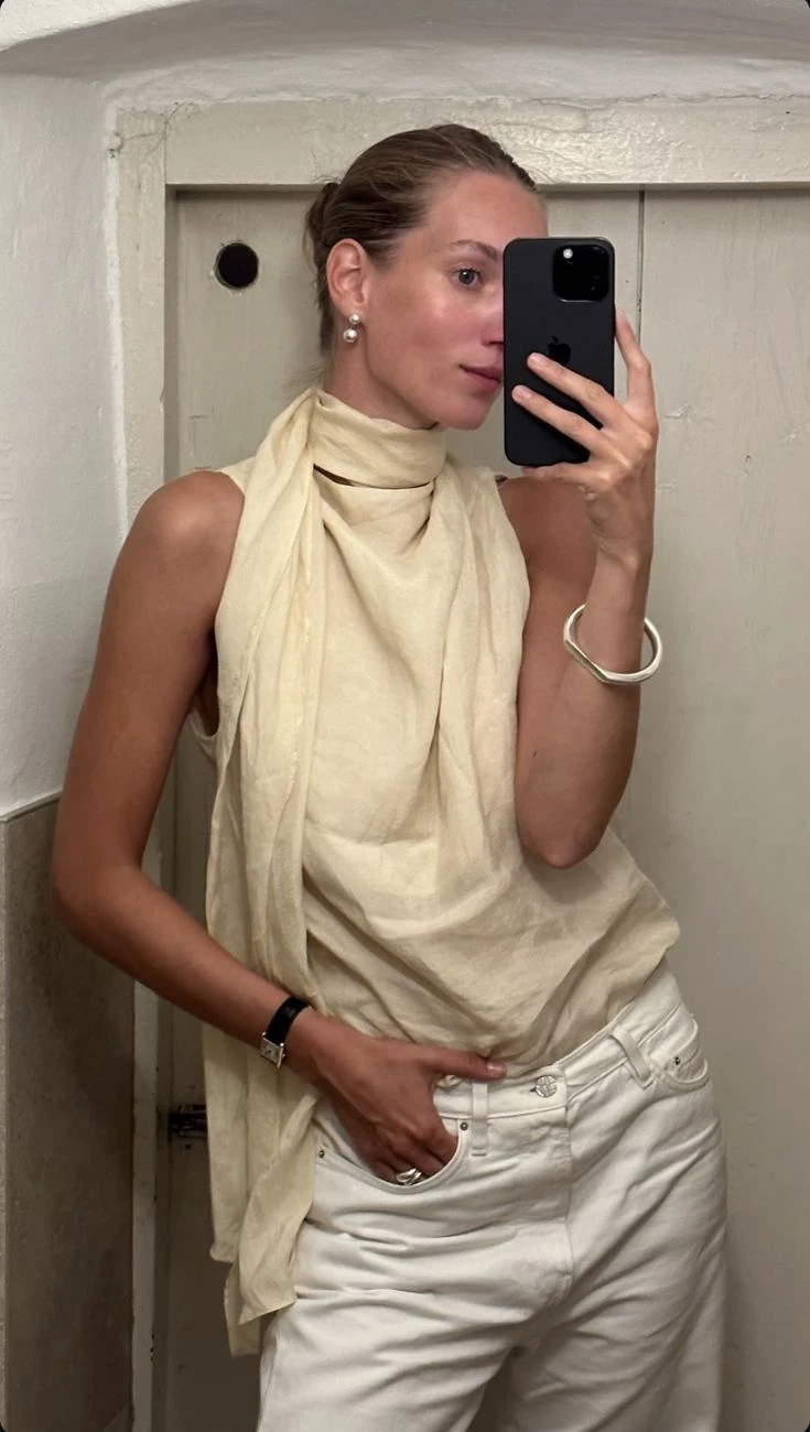 Palazzos, jeans anchos y flats: los looks effortless ideales para las fiestas