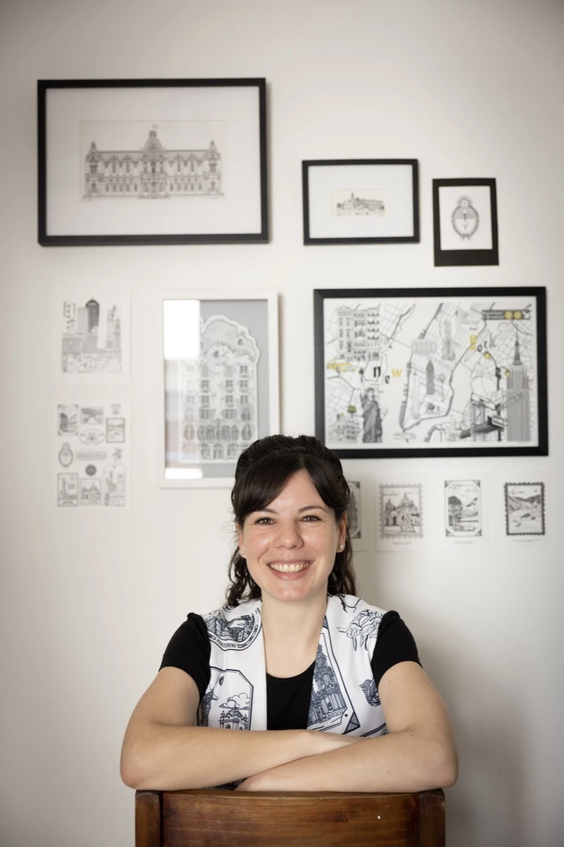 Mariel Ros, ilustradora y artista de ciudades, monumentos y paisajes emocionales. 