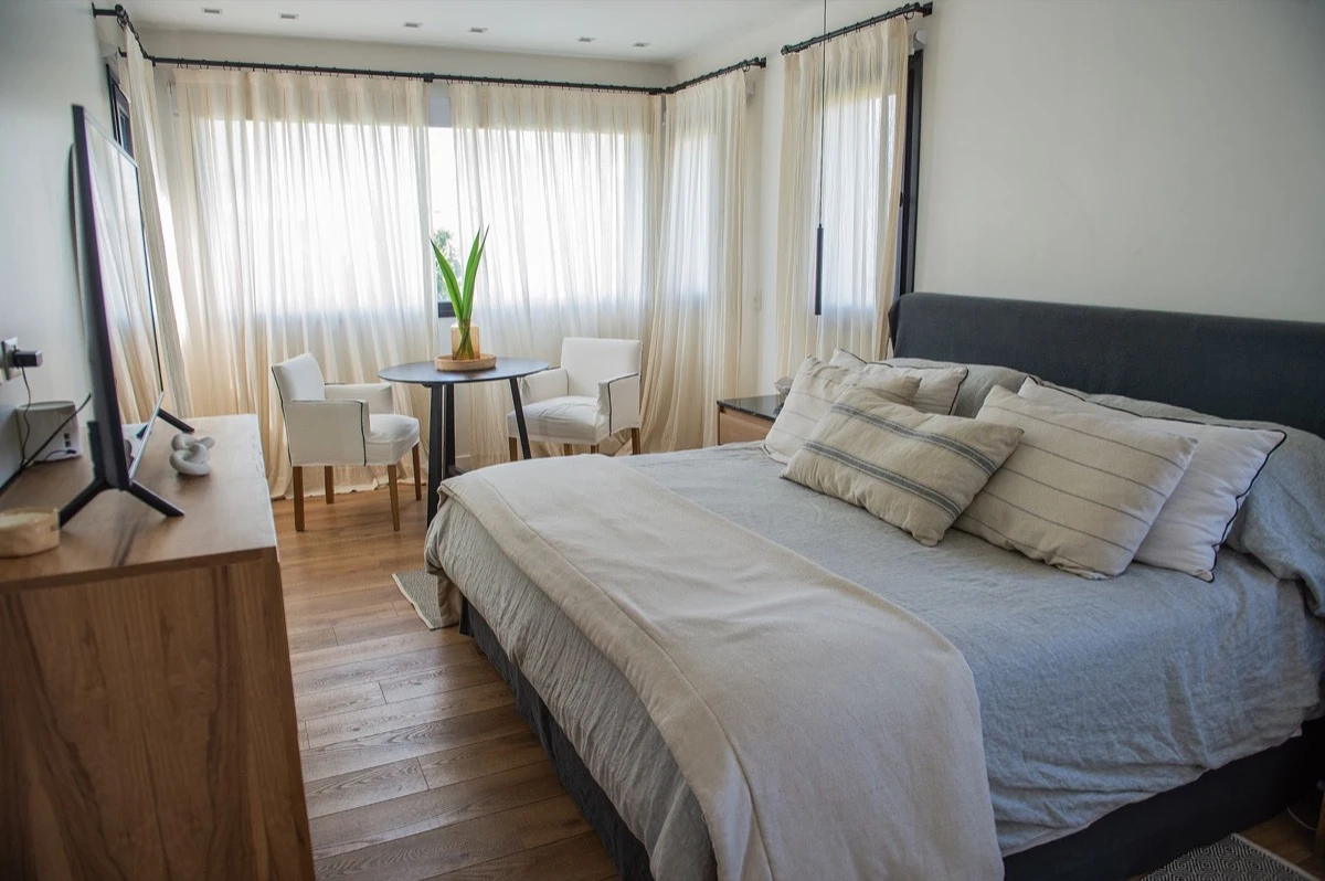 El dormitorio fue diseñado para descansar y relajar.