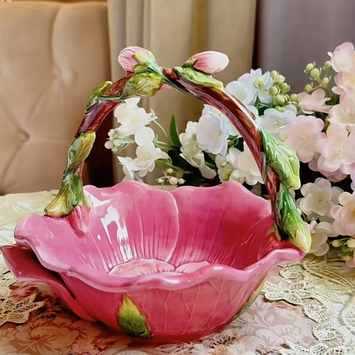 Color y brillo, dos manifestaciones de la gummydeco que atraviesa materiales. 