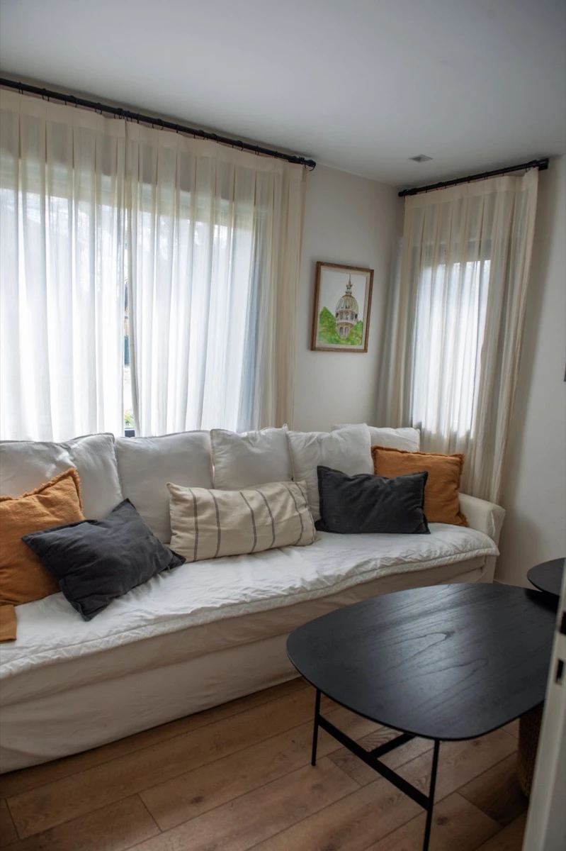 El playroom sobrio y 100 % diseñado para los más chicos.