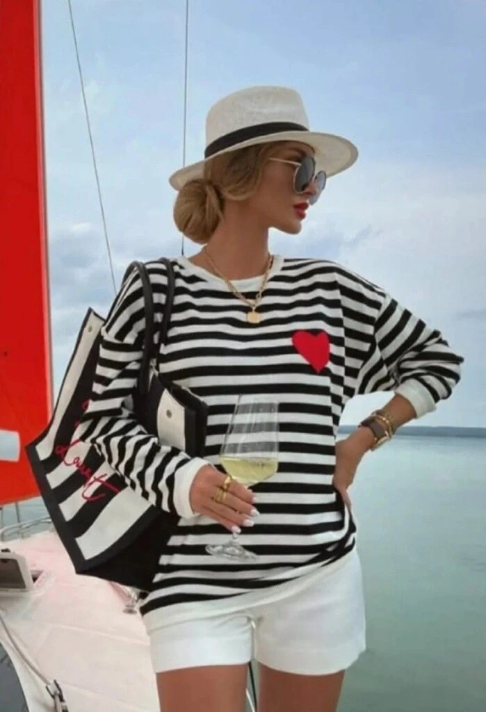 Podés crear diferentes looks con el estilo marítimo.