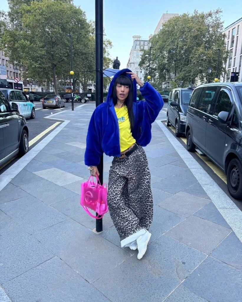 Con la tendencia 2026 de Pinterest, podés armar outfits coloridos y diferentes.