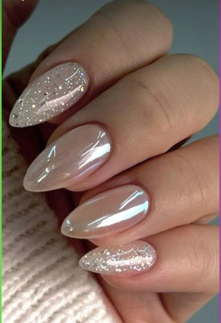 Snow nails: el diseño de uñas navideñas que también vas a usar en verano