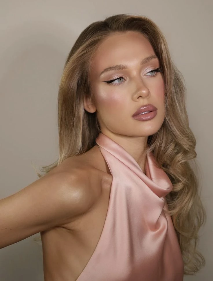 Cloud Dancer: así llega el pantone 2026 a tu make up, tus uñas y tu pelo