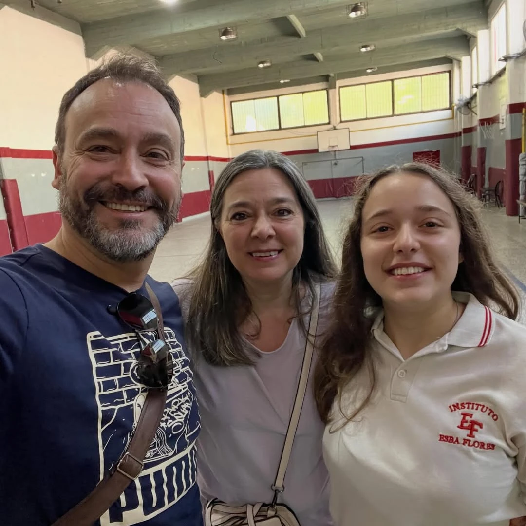 La emoción de Adrián Pallares por su hija abanderada: “Otra Pallares acompañando la bandera”