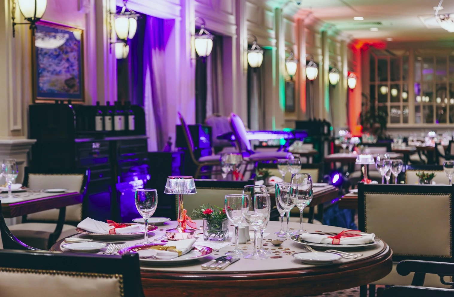  Vivir las fiestas con propuestas gastronómicas especiales y shows en vivo.