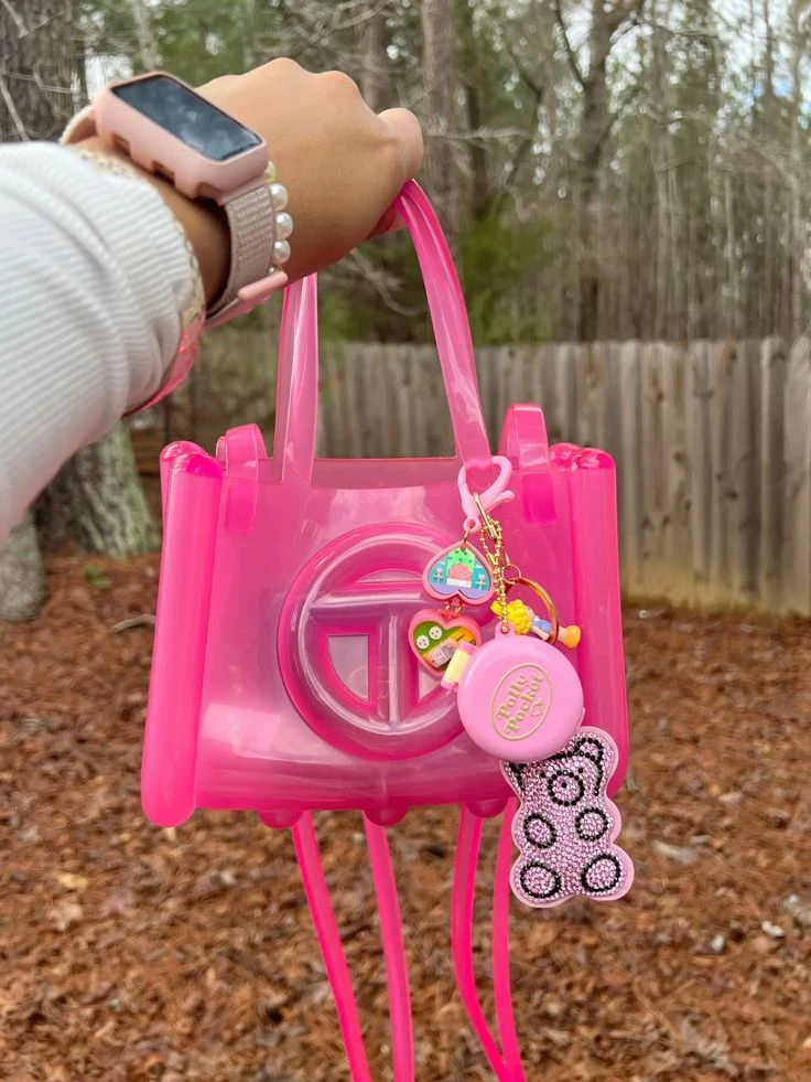 Con la tendencia 2026 de Pinterest, podés armar outfits coloridos y diferentes.