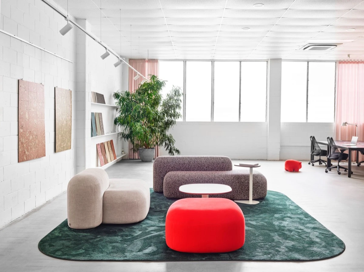 “Como marca de mobiliario, somos un estudio de diseño. Ese es nuestro diferencial”, explicó. 