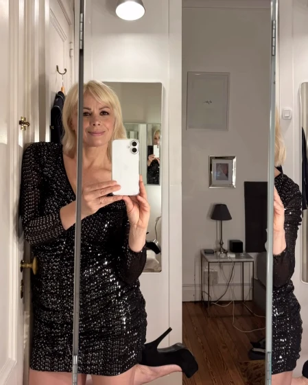 Cecilia “Caramelito” Carrizo estrenó look de verano y volvió al rubio pleno que es tendencia en 2026