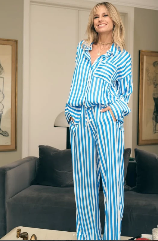 Mariana Fabbiani con un look pijama.