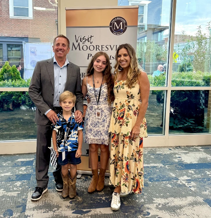 Greg Biffle, la leyenda del automovilismo que murió junto a su esposa e hijos en una tragedia aérea