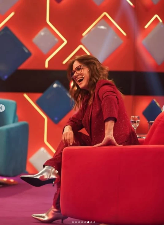 Nancy Dipláa adoptó el color burdeos, el tono estrella del invierno 2026.