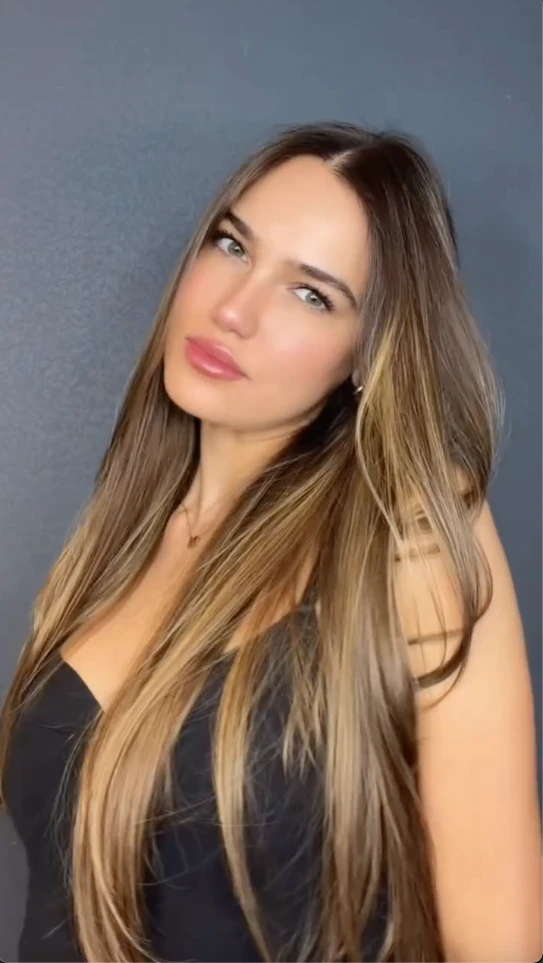 EL color de Michelle Masson antes de su cambio de lok.