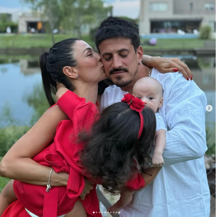 La China Ansa junto a su marido Diego Mendoza y sus dos hijos, India y Rafael.