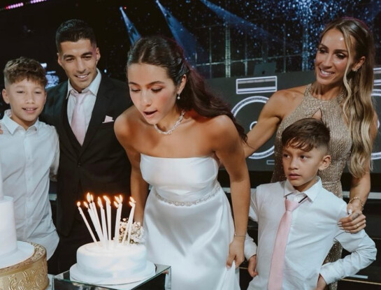 Así fue la fiesta soñada de Delfina, la hija de Luis Suárez y Sofía Balbi, por sus 15: todas las fotos