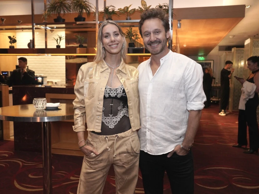 Anita llevó un look muy original a un evento para acompañar a Benjamín Vicuña