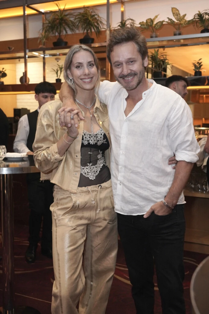 Anita llevó un look muy original a un evento para acompañar a Benjamín Vicuña